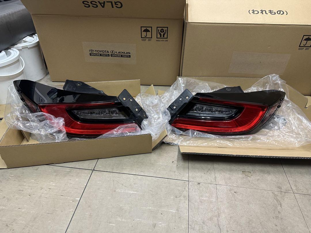 zn8 GR86  リヤテールランプ　純正　美品
