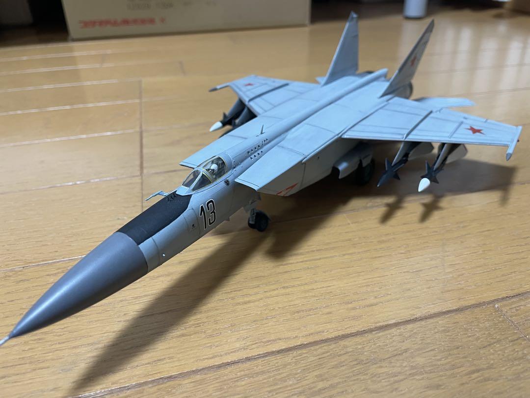 ハセガワ1/72 ソビエト空軍/ロシア空軍 Mig-25戦闘機 プラモデル完成品