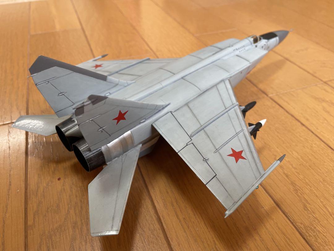 ハセガワ1/72 ソビエト空軍/ロシア空軍 Mig-25戦闘機 プラモデル完成品
