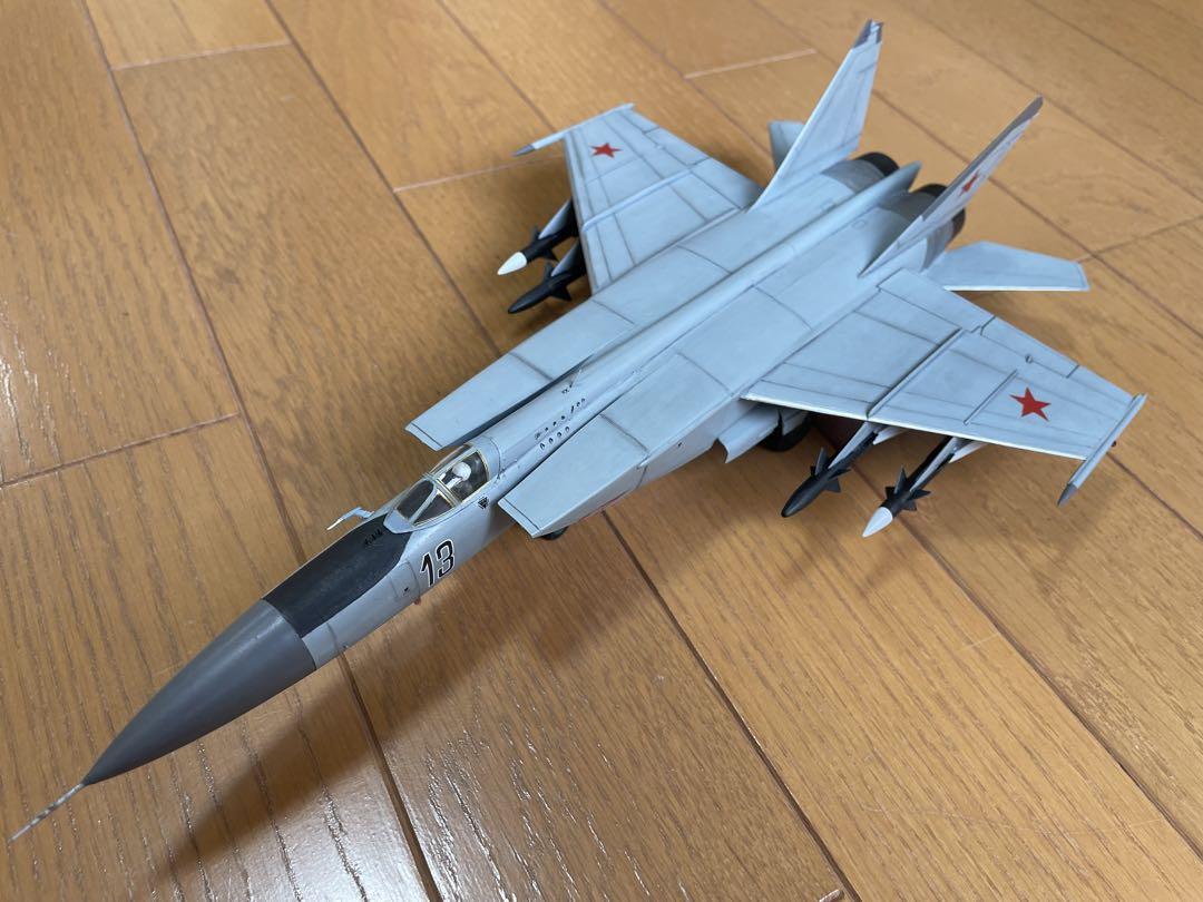 ハセガワ1/72 ソビエト空軍/ロシア空軍 Mig-25戦闘機 プラモデル完成品