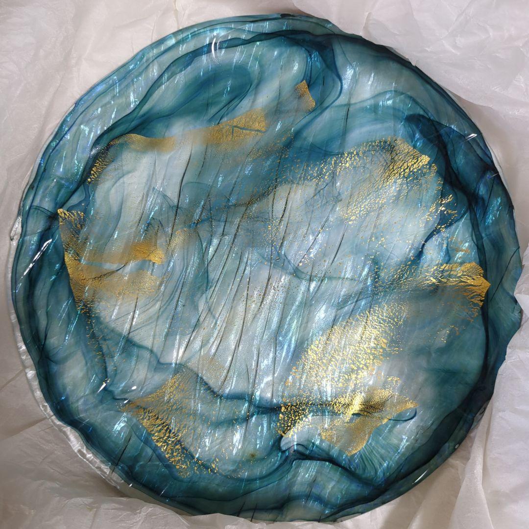 青色 花模様 ガラス皿 丸型　岩田糸子 新品☆岩田工芸硝子（株）岩田糸子作 円形硝子皿】直径25.0cm