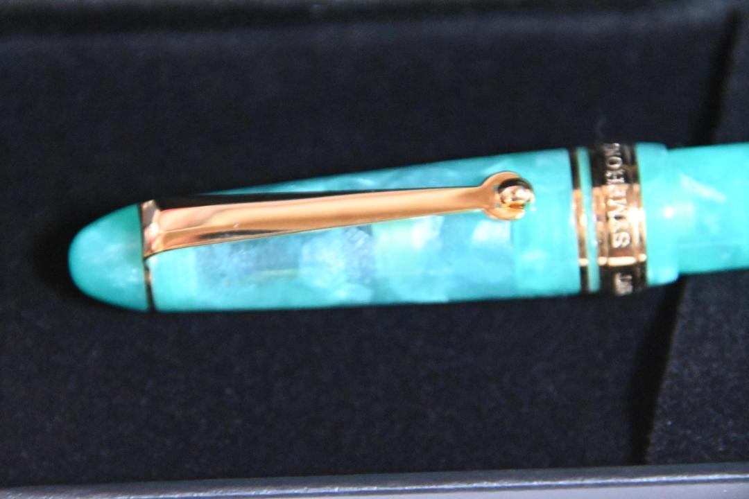 Pent〈ペント〉シンフォニー デリカート平穏 Coral green（F）