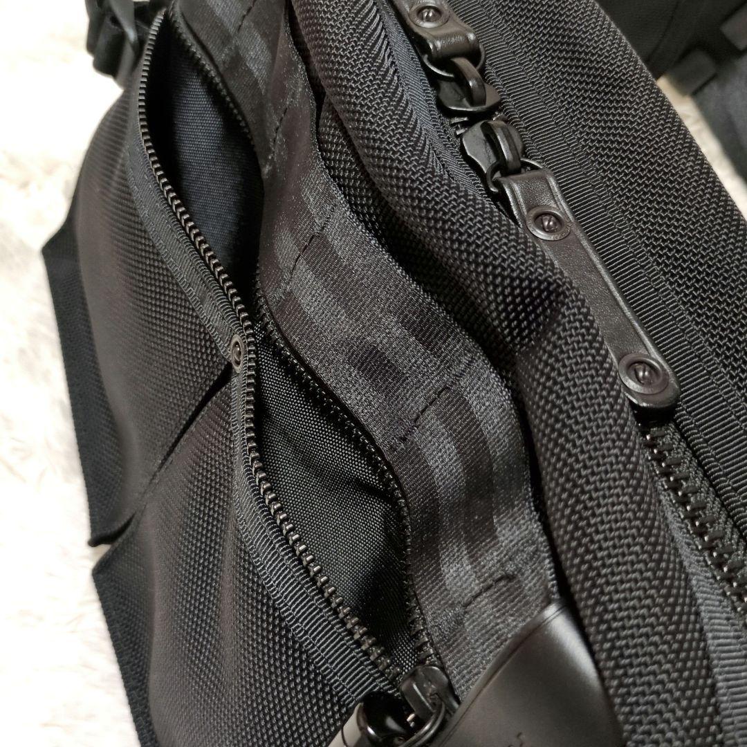 【超美品】PORTER HEAT ウエストバッグ マグライト付属 現行モデル 黒 【超美品】PORTER HEAT ウエストバッグ マグライト付属 現行モデル 黒