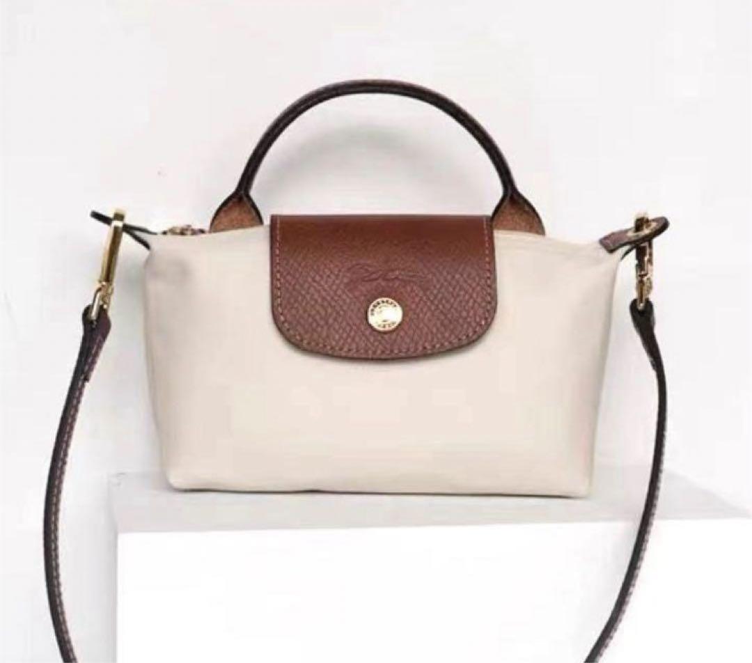 新品 ロンシャン LONGCHAMP ハンドル付き ミニポーチ