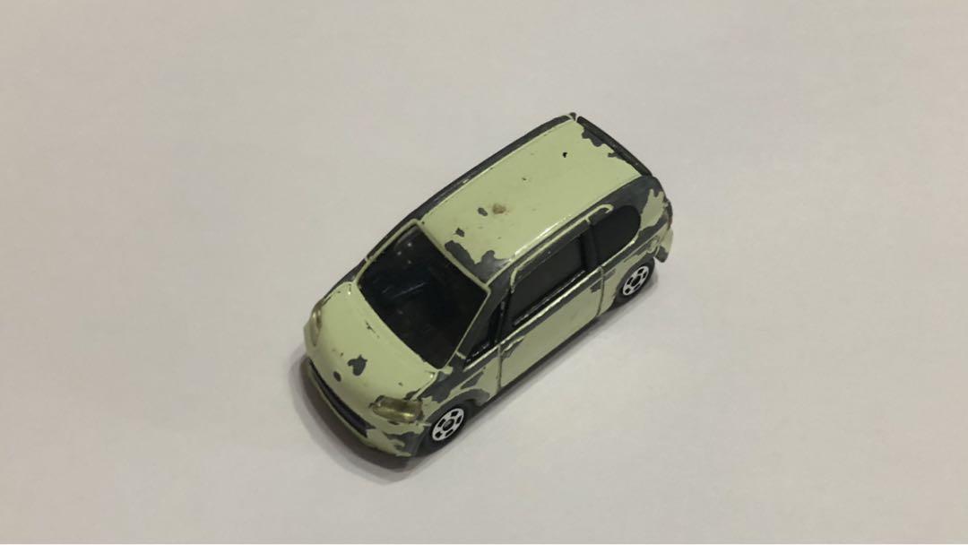 ☆商談中☆ 4715 カスタム用等分解トミカ 2012年 トヨタポルテ 1