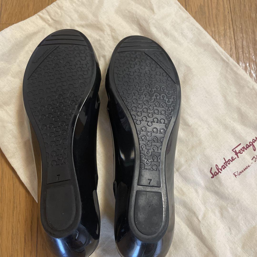 Salvatore Ferragamo ブラック フラットラバーシューズ 7