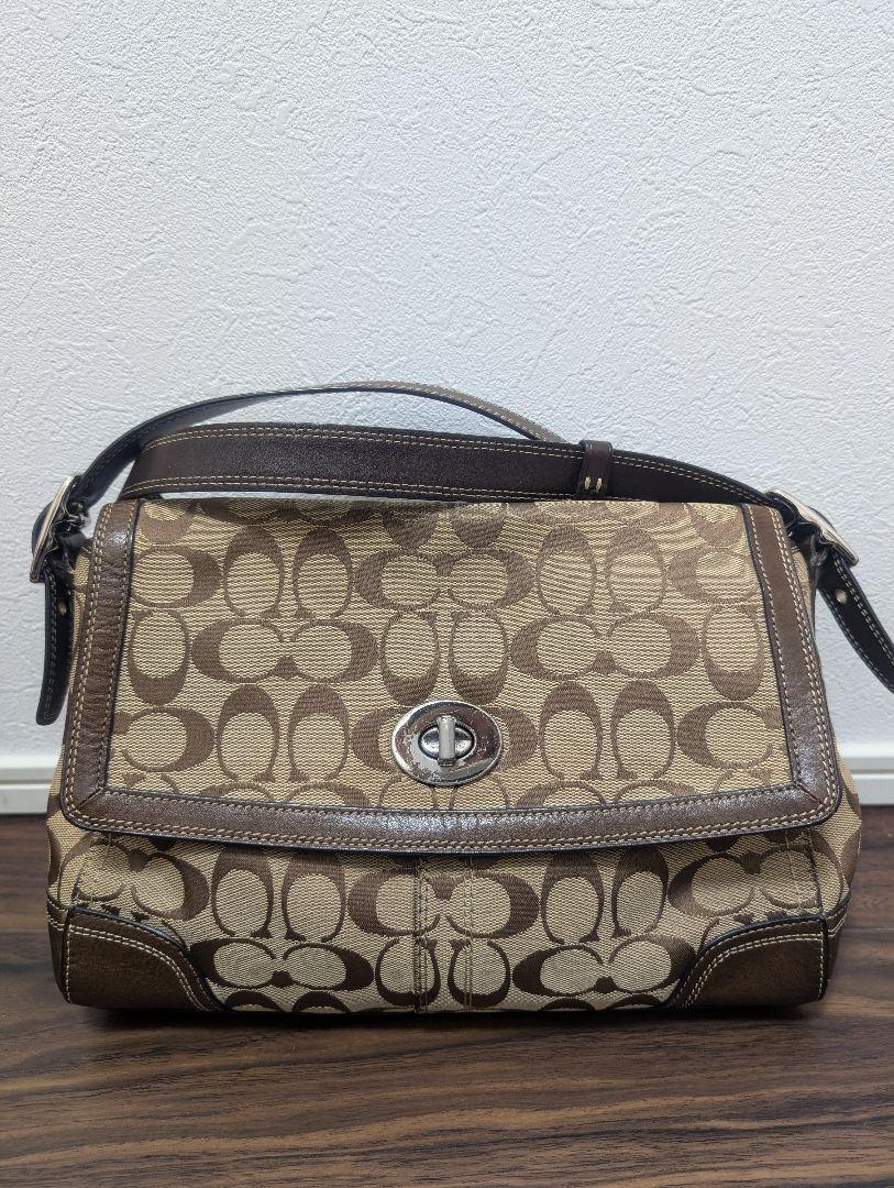 COACH　F13972　シグネチャーショルダーバッグ