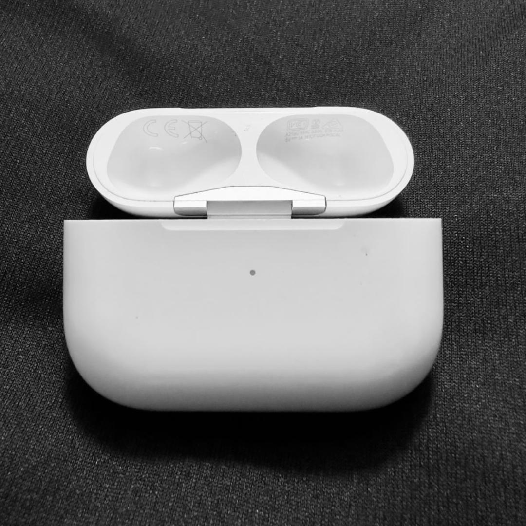 極美品 AirPods Pro 第1世代 充電ケース のみ 純正品