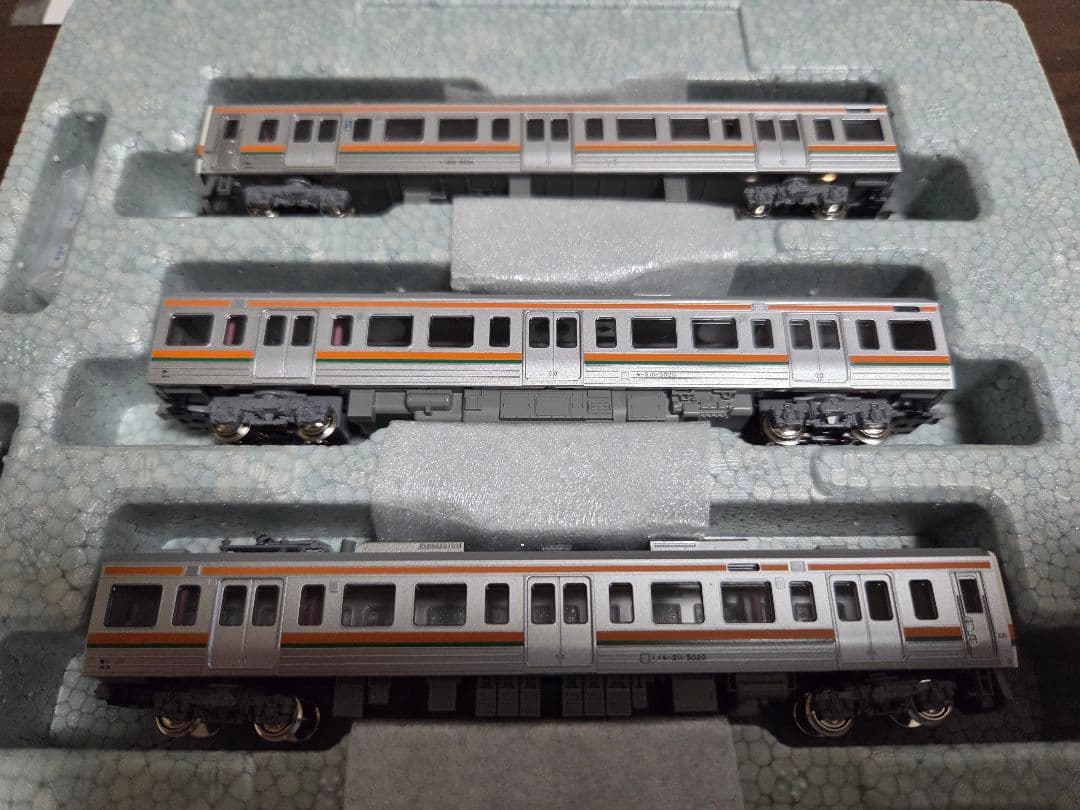 KATO 10-1860 211系5000番台(中央本線)3両セット KATO 10-1860 211系5000番台(中央本線)3両セット
