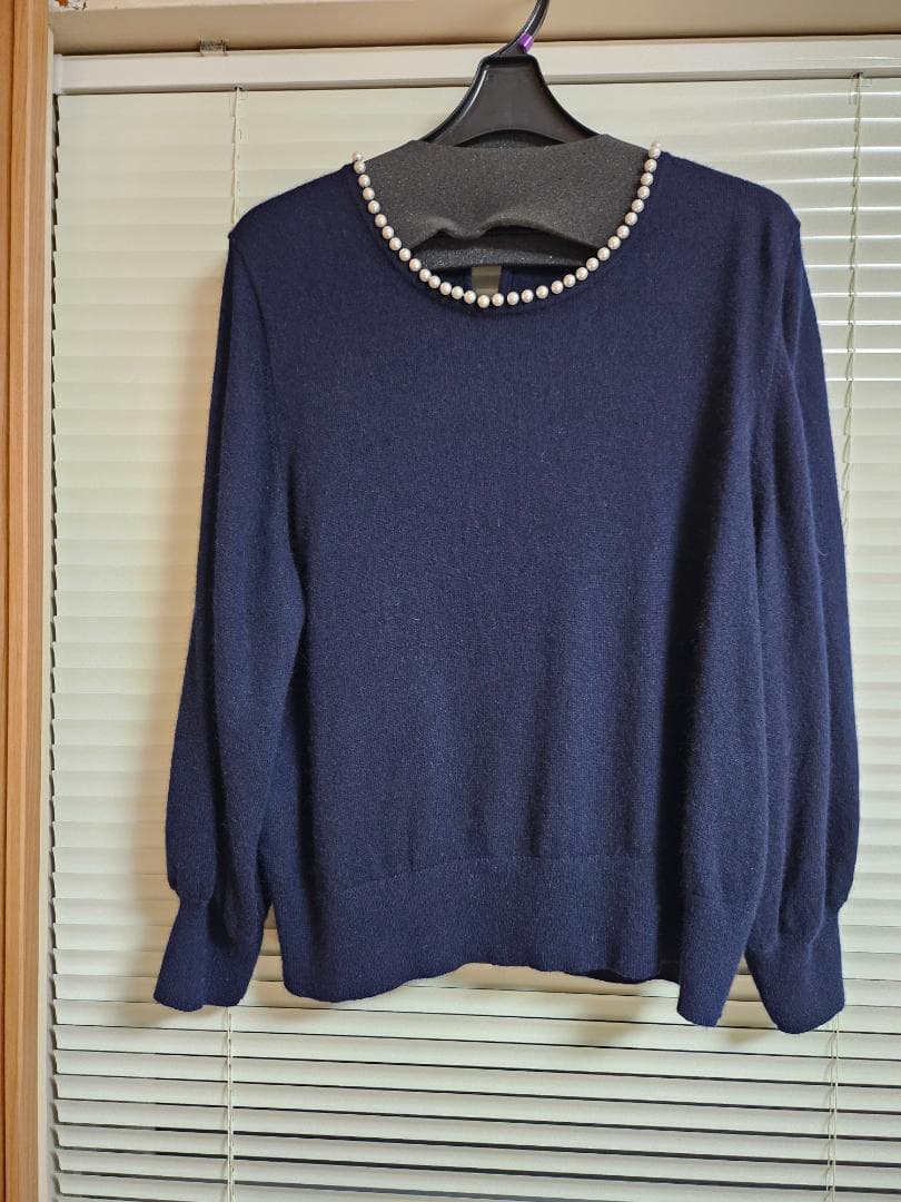 17号フランドル『マーリエ・ル・カセット』アンゴラ混プルオーバー・首元パール