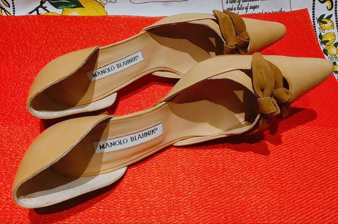MANOLO BLAHNIK ベージュパンプス サイズ・23.5cm - メルカリ