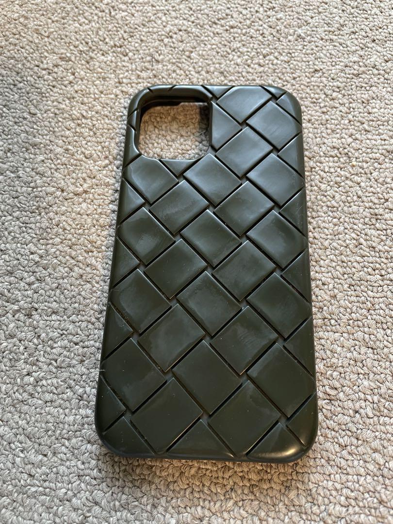 BOTTEGA VENETA iPhone 12 Pro ケース　カーキ色 BOTTEGA VENETA（iPhoneケース ・ グリーン・カーキ/緑色系）の