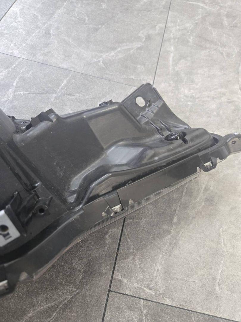 GK3　ホンダ　フィット　ヘッドライト