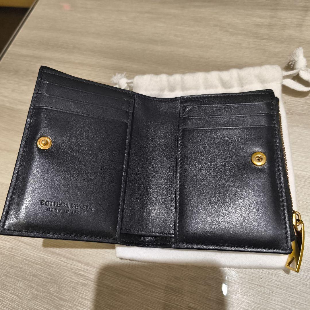 BOTTEGA VENETA ブラック スモールカセット二つ折り財布　ボッテガ