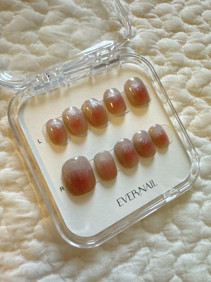 エバーネイル　EVER NAILのジェルネイルチップ　Cheek No.001