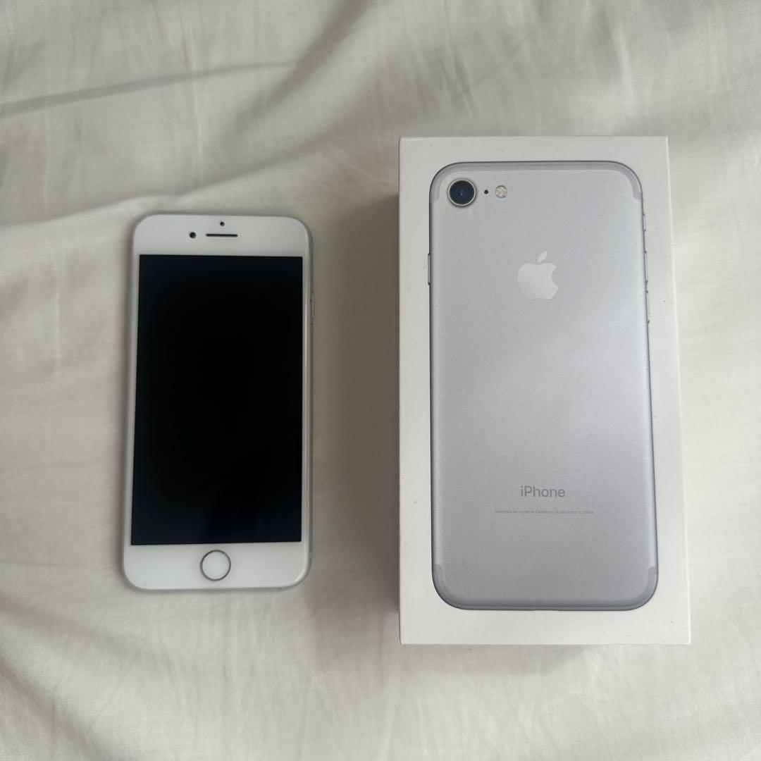Apple iPhone 7 シルバー 本体 - メルカリ