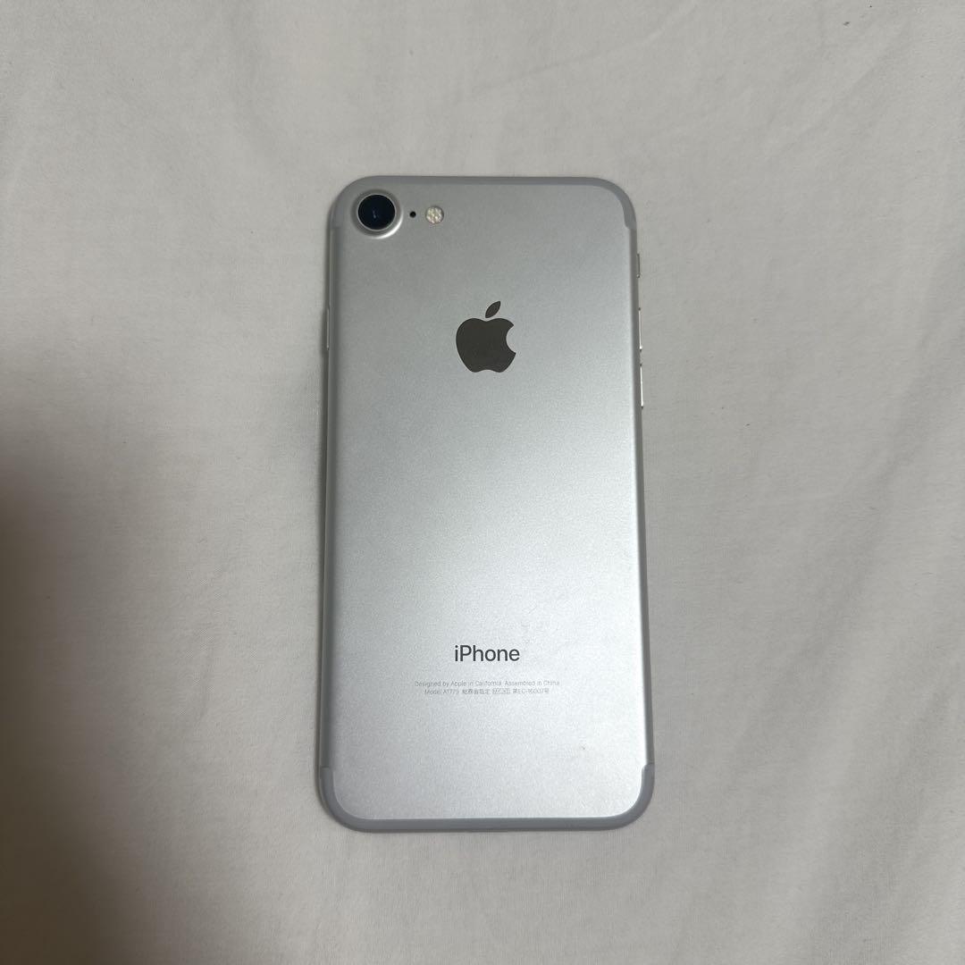 Apple iPhone 7 シルバー 本体 - メルカリ