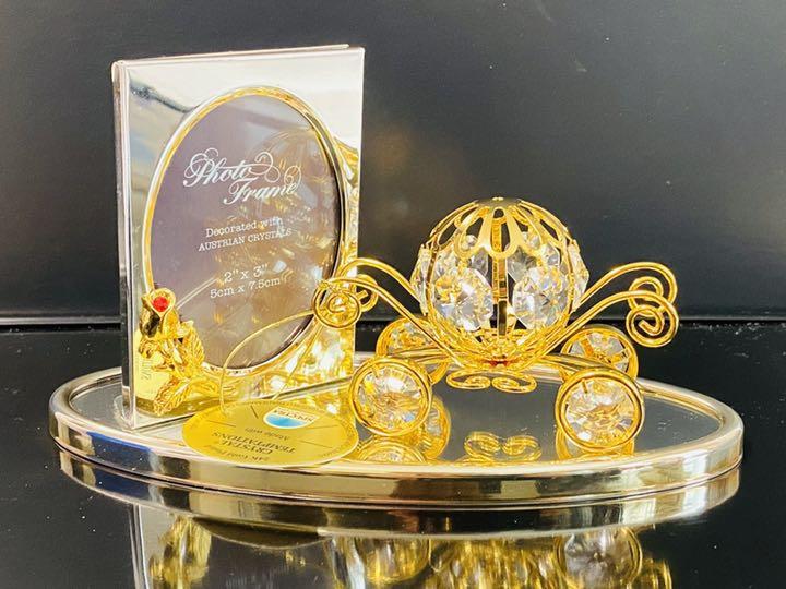 未使用 】 SWAROVSKI 24K 馬車とミニフォトフレーム 置物