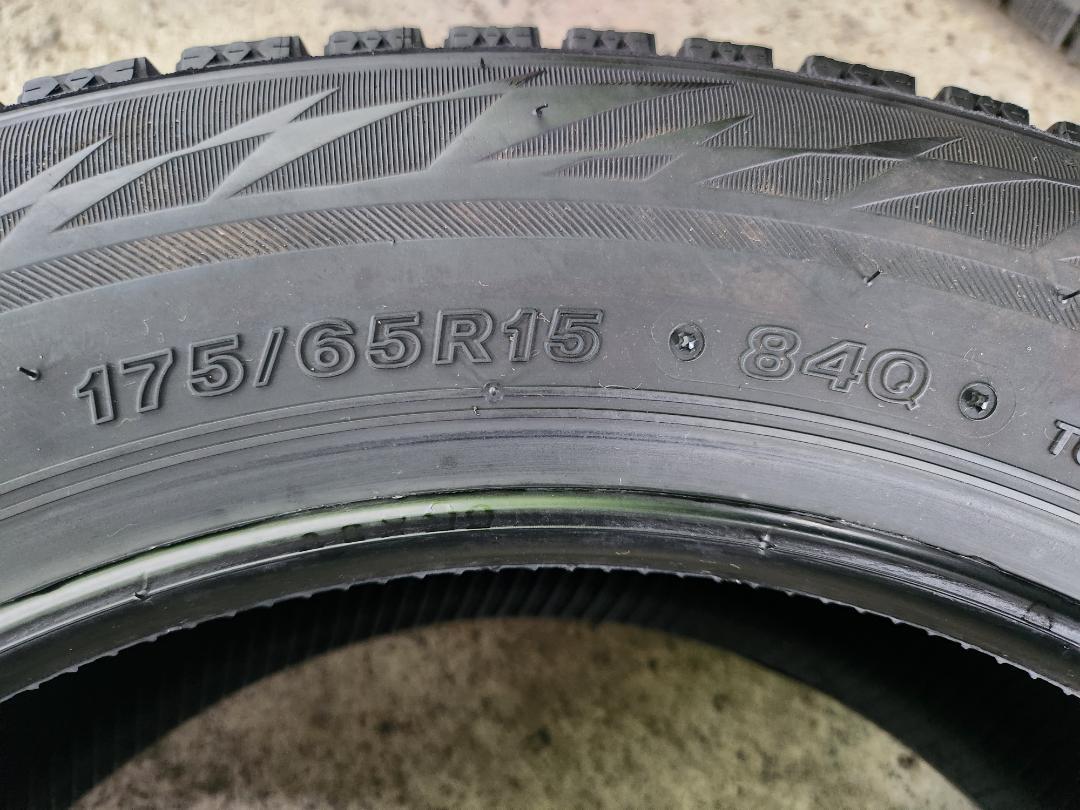 送料込☆2022年製 ブリヂストンタイヤ 175/65R15日本製☆2本