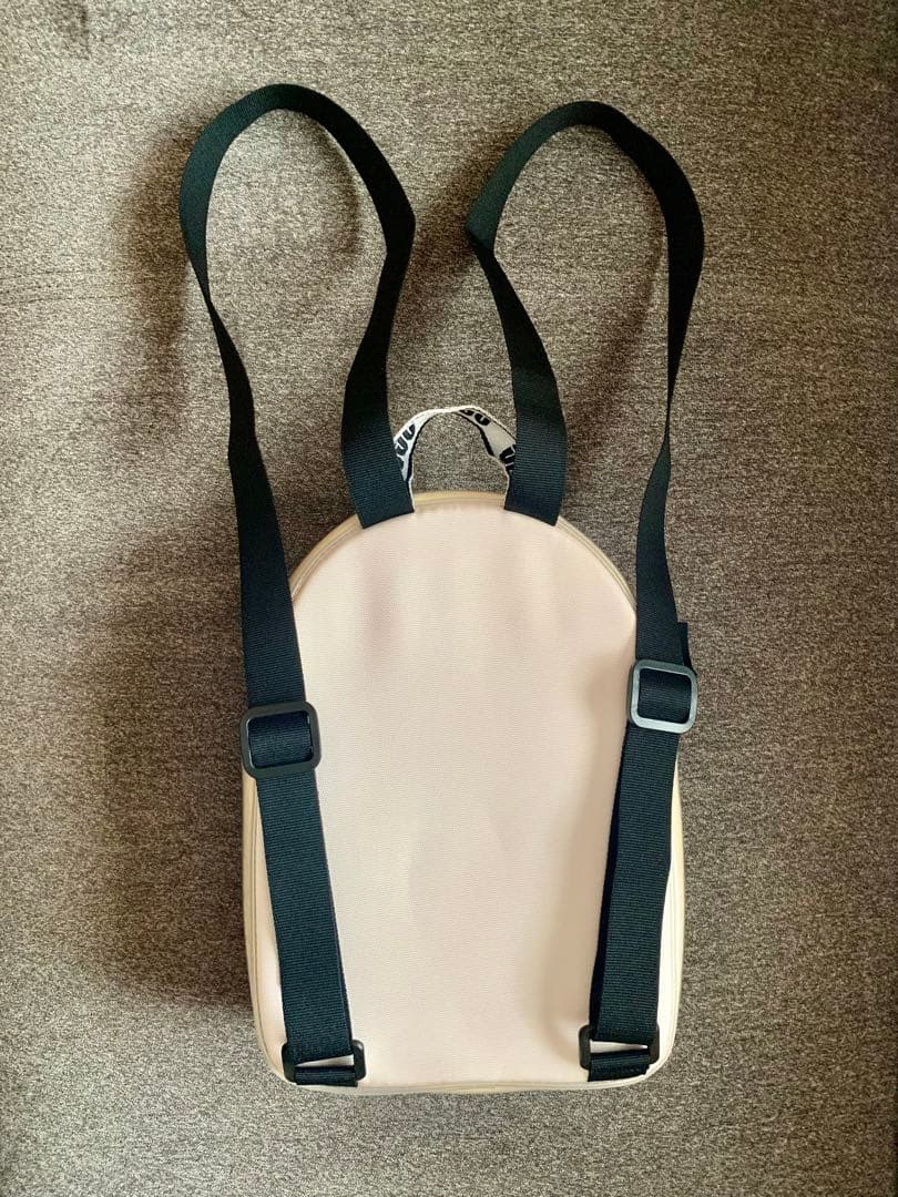 新品同様 アグ リュック ナチュラル 新品同様 アグ リュック ナチュラル