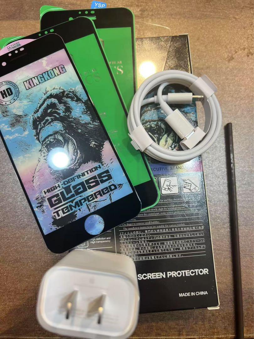 オオマダラ さま専用、iPhoneSE第3世代、スターライト2台 オオマダラさま専用、iPhoneSE3、スターライトとレッド2台、半年