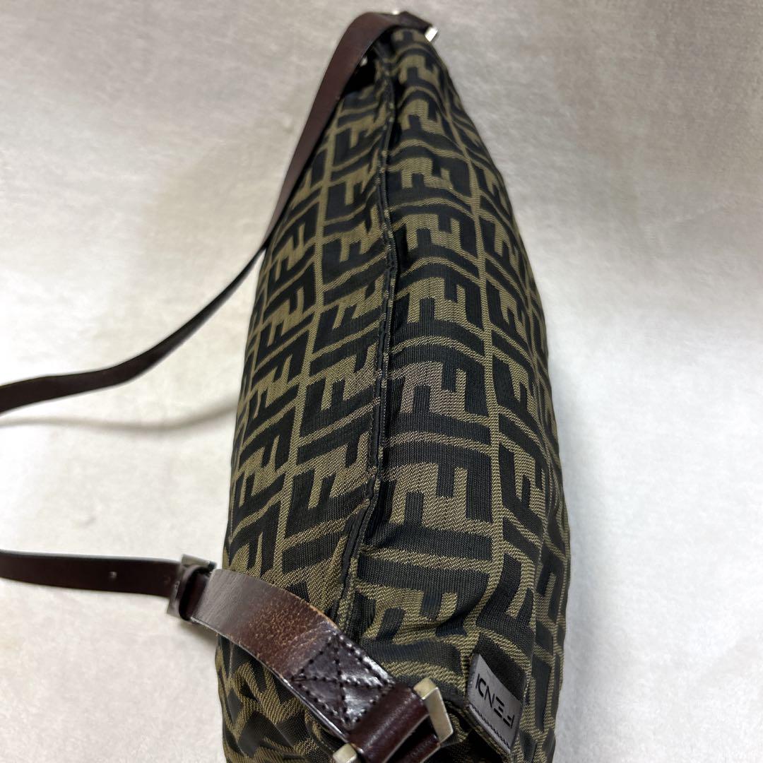✨美品✨FENDI フェンディ ズッカ柄 ナイロン ショルダーバッグ