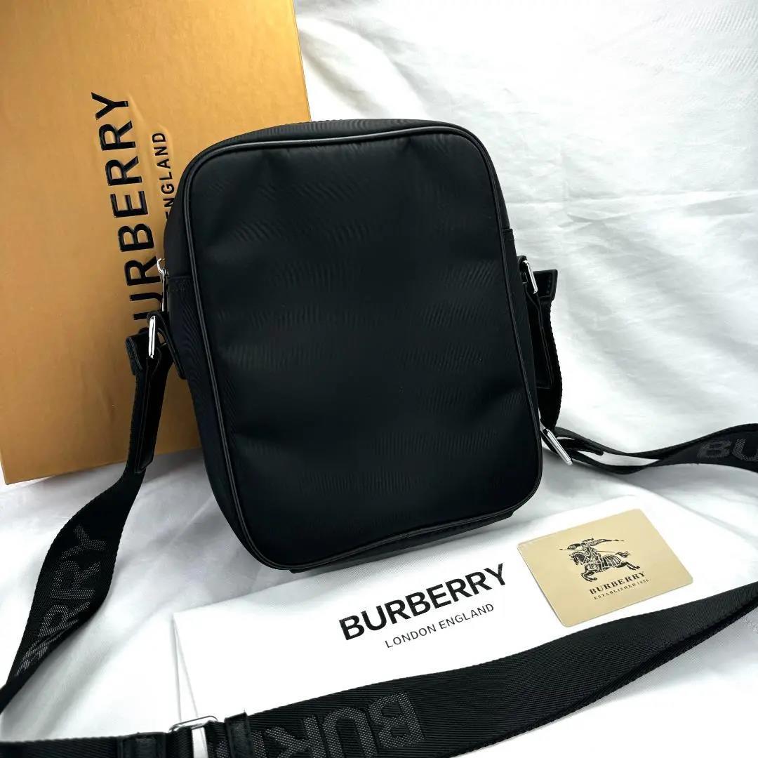 定番のお歳暮 ⚡️【美品】BURBERRY ブラック ショルダーバッグ - メルカリ バッグ
