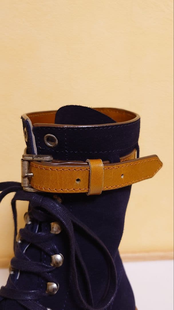 ブラック スウェード