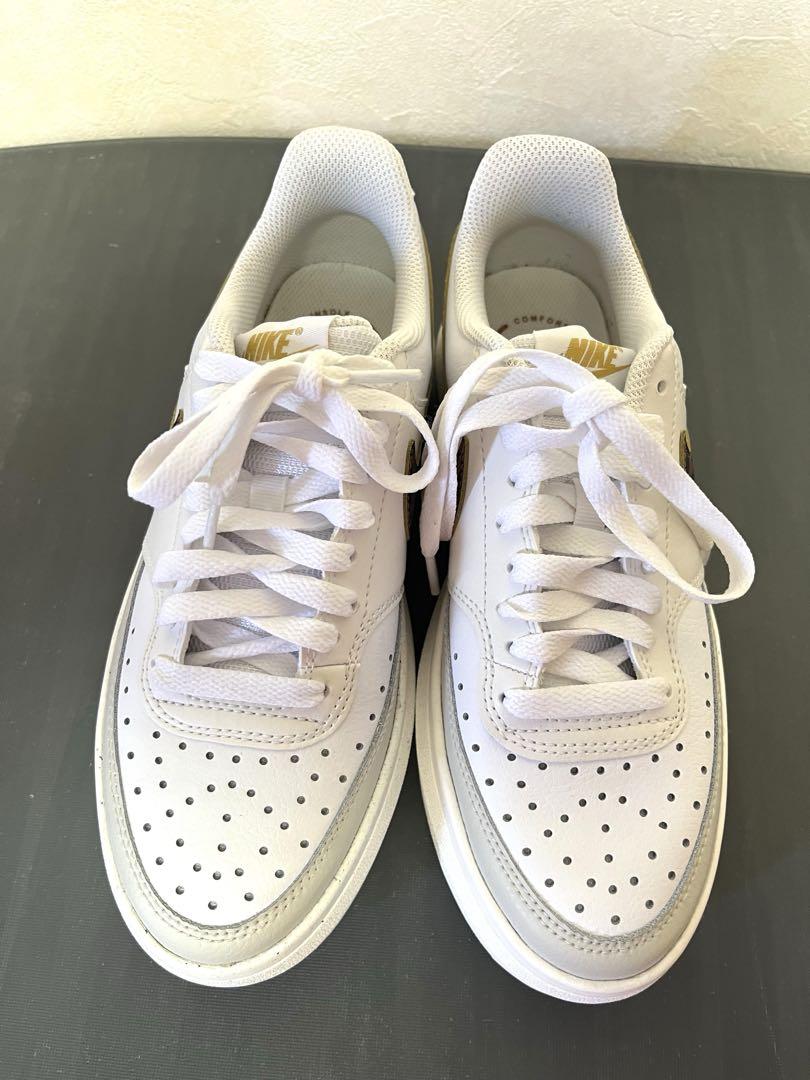 【メーカー再生品】 ナイキ コート 美品着用回数1回 箱有り NIKE アルタ ビジョン 靴