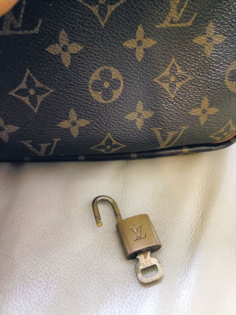 LOUIS VUITTONルイ ヴィトンモノグラムボーリングヴァニティドーヴィル LOUIS VUITTONルイ ヴィトンモノグラムボーリングヴァニティドーヴィル