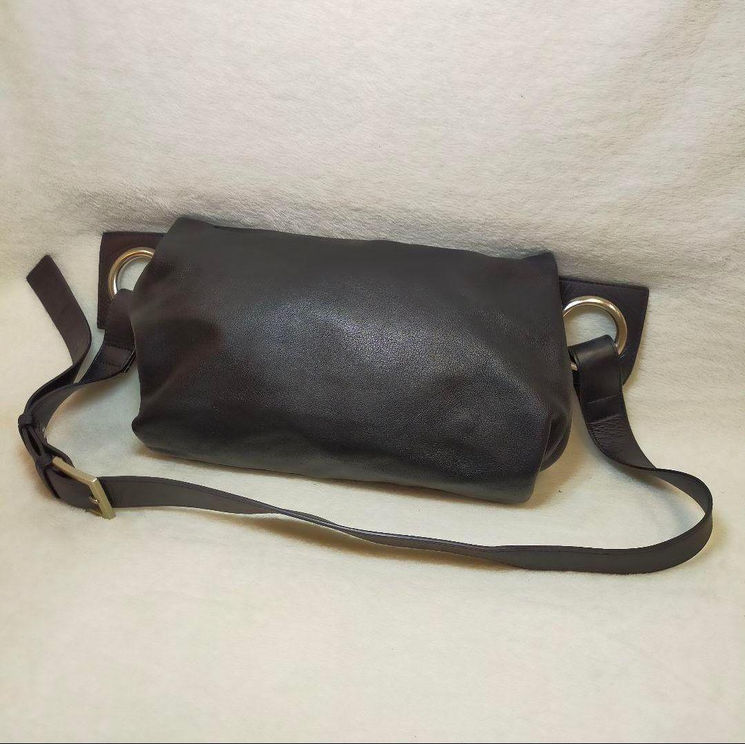 kawakawa カワカワ レザー ボディバッグ Ｍ