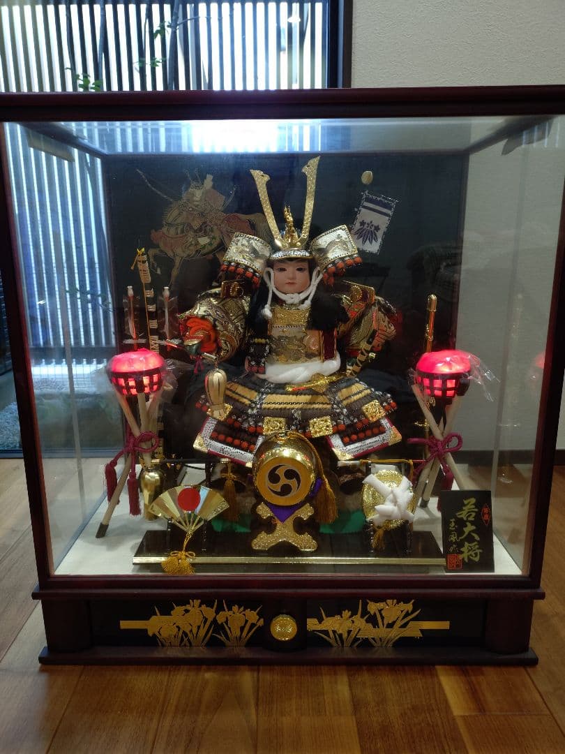 五月人形  オルゴール・ライト付き ケース入り