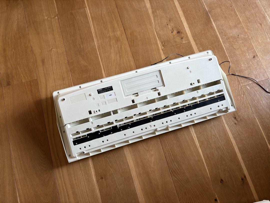 CASIO LK-207 光ナビゲーション 電子ピアノ