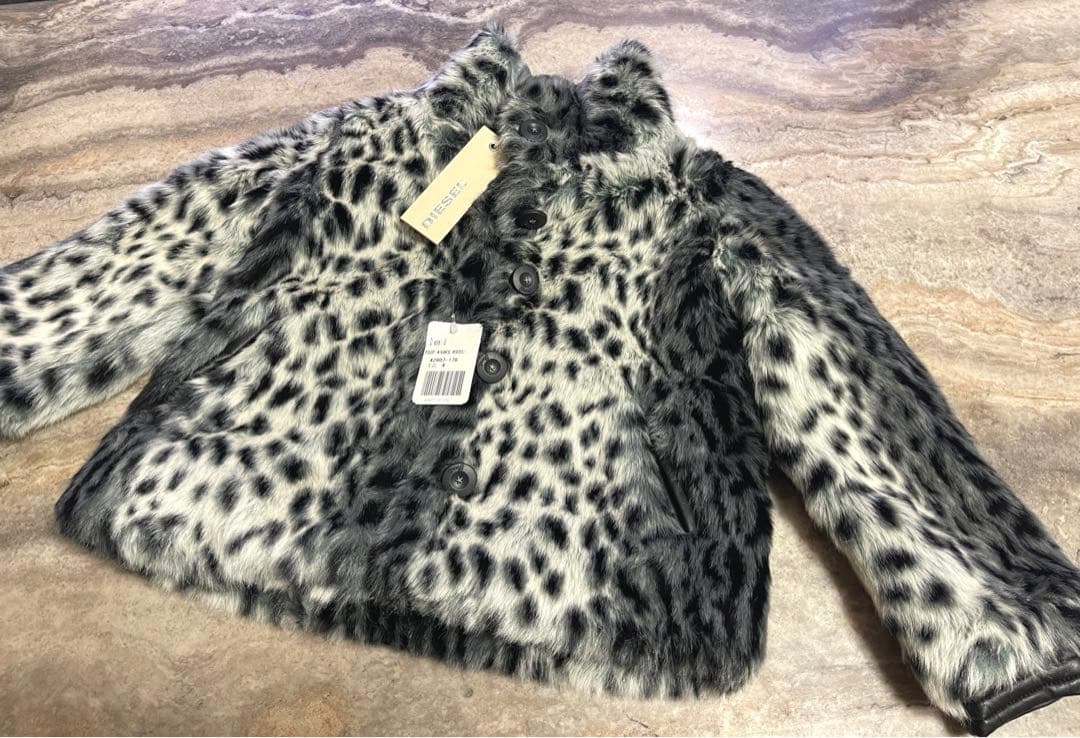 最終売り切りお値下げ　新品　タグ付き　ディーゼルキッズ　ファーコート