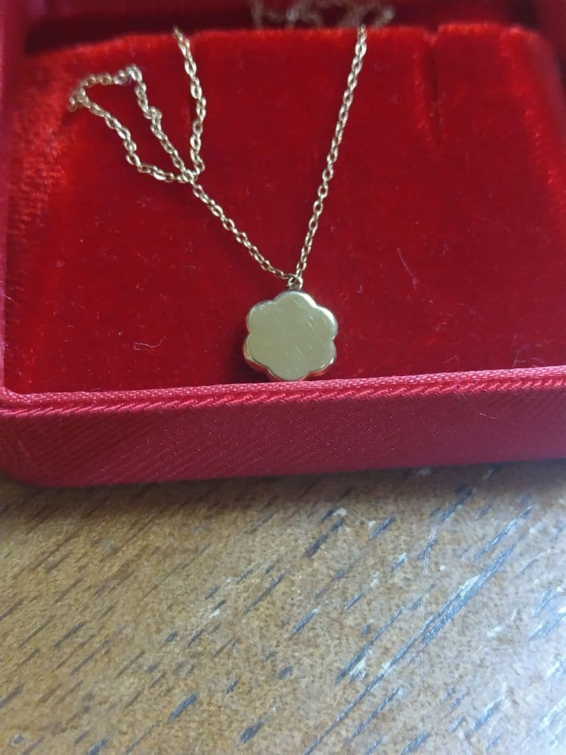 TRECENTI 花モチーフ ネックレス