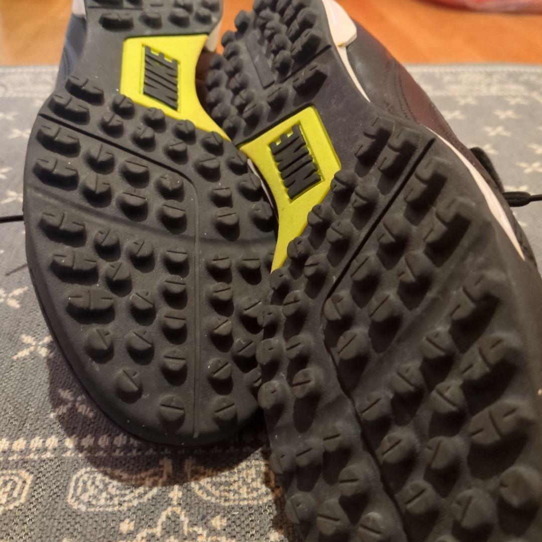 【美品】NIKE ティエンポ 2010 サッカーシューズ