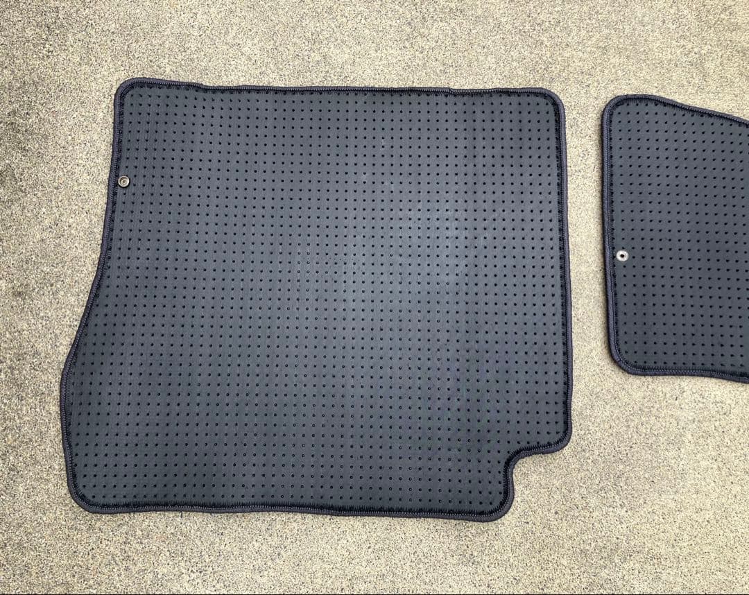 チェイサー　100系　純正　フロアマット　（後部座席のみ）