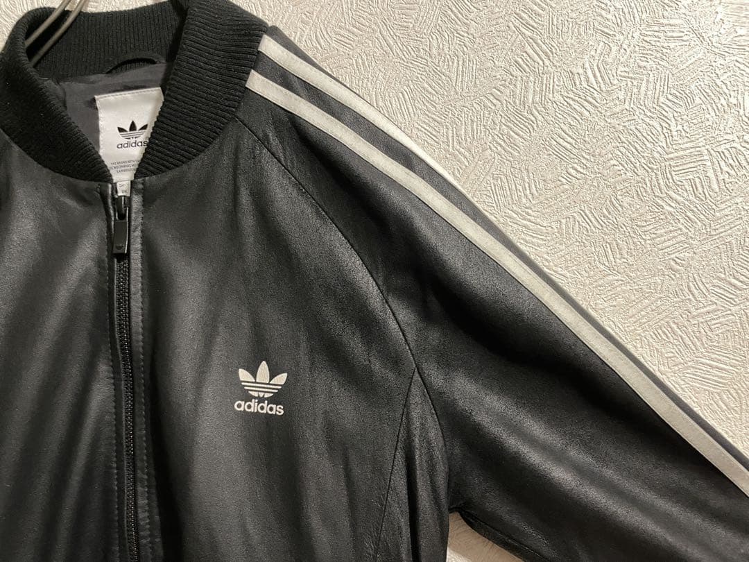 adidas トレフォイル