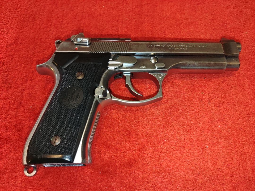 シルバー マガジン2本付き目立った傷や汚れなし