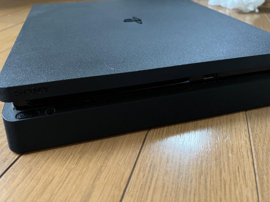 PlayStation 4 本体 赤いコントローラー付き