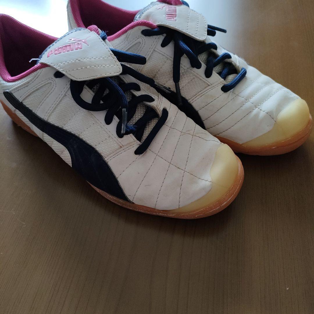 389円 正規通販 PUMAフットサル用シューズ 24.0cm