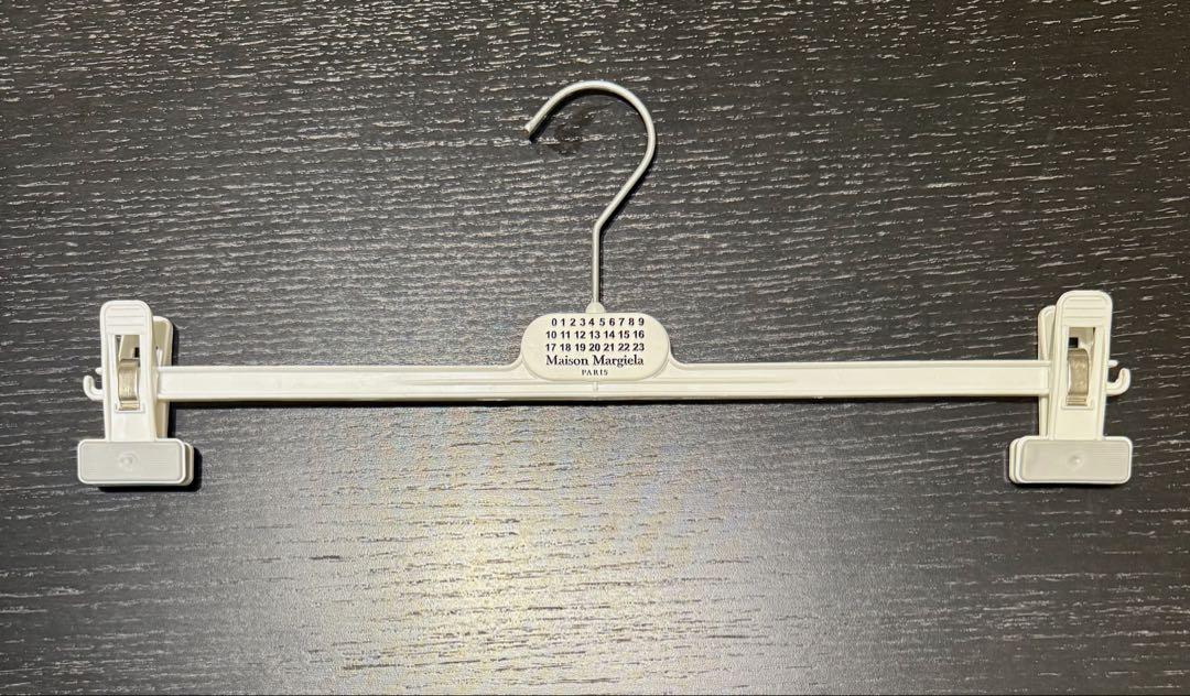 新品 非売品Maison Margiela メゾンマルジェラ パンツハンガー 非売品Maison Margiela メゾンマルジェラ パンツハンガー