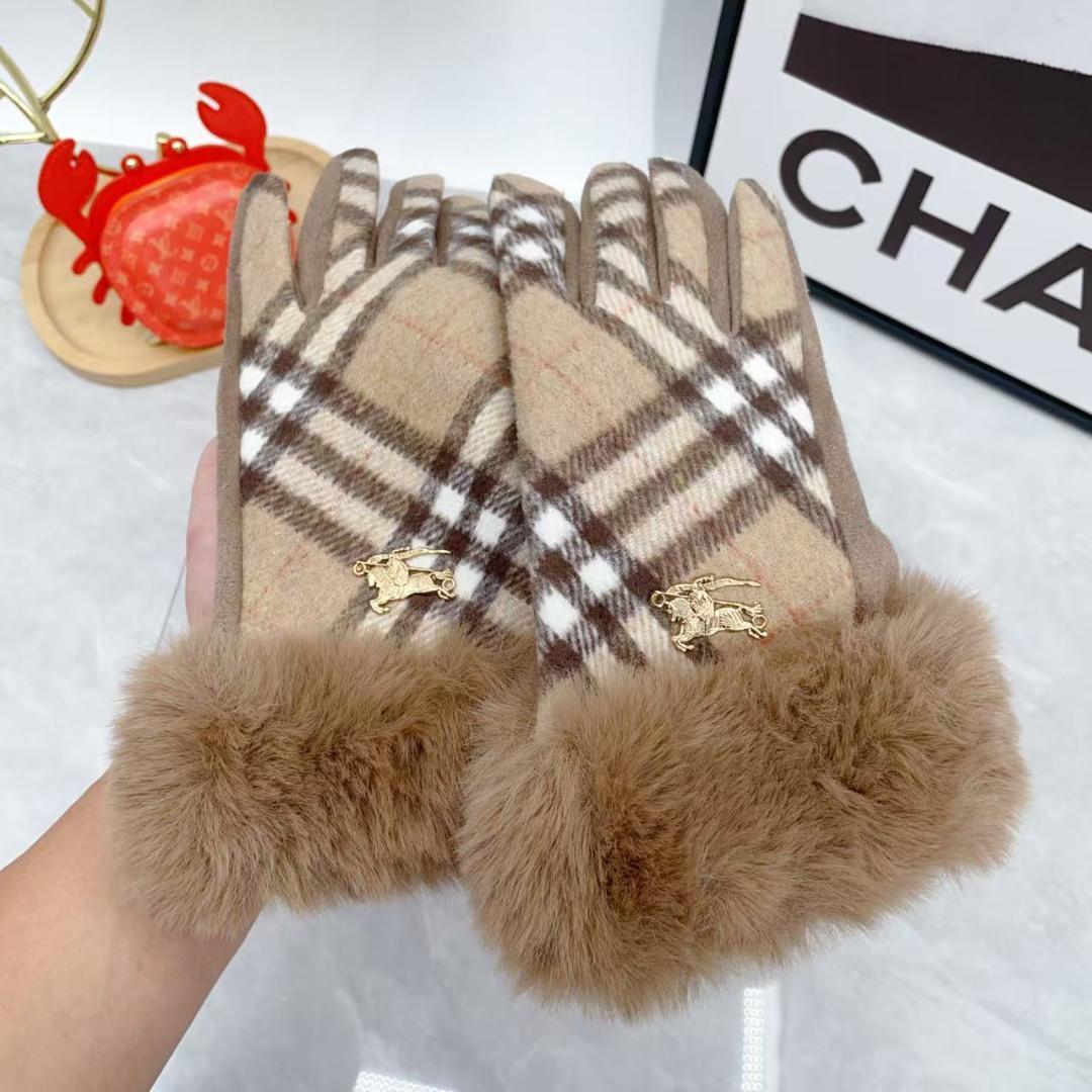 Burberryチェック柄ファー付き手袋BURBERRY