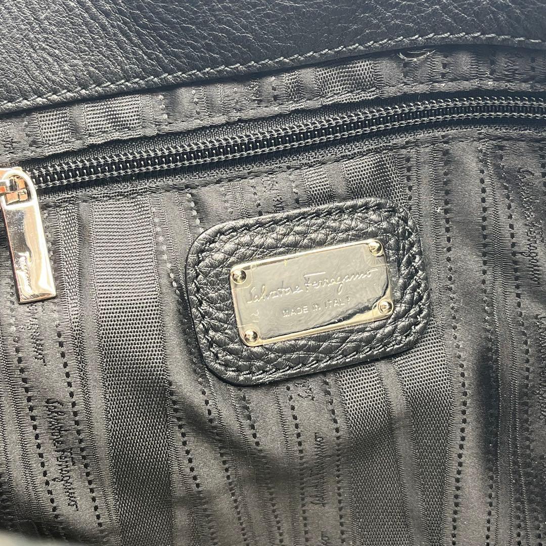 ✨美品✨【サルバトーレフェラガモ】トートバッグ ブラック オールレザーガンチーニ ✨美品✨【サルバトーレフェラガモ】トートバッグ ブラック オールレザーガンチーニ