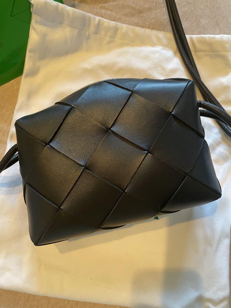 ボッテガべネタ　ショルダーバック　ブラック 185,000円