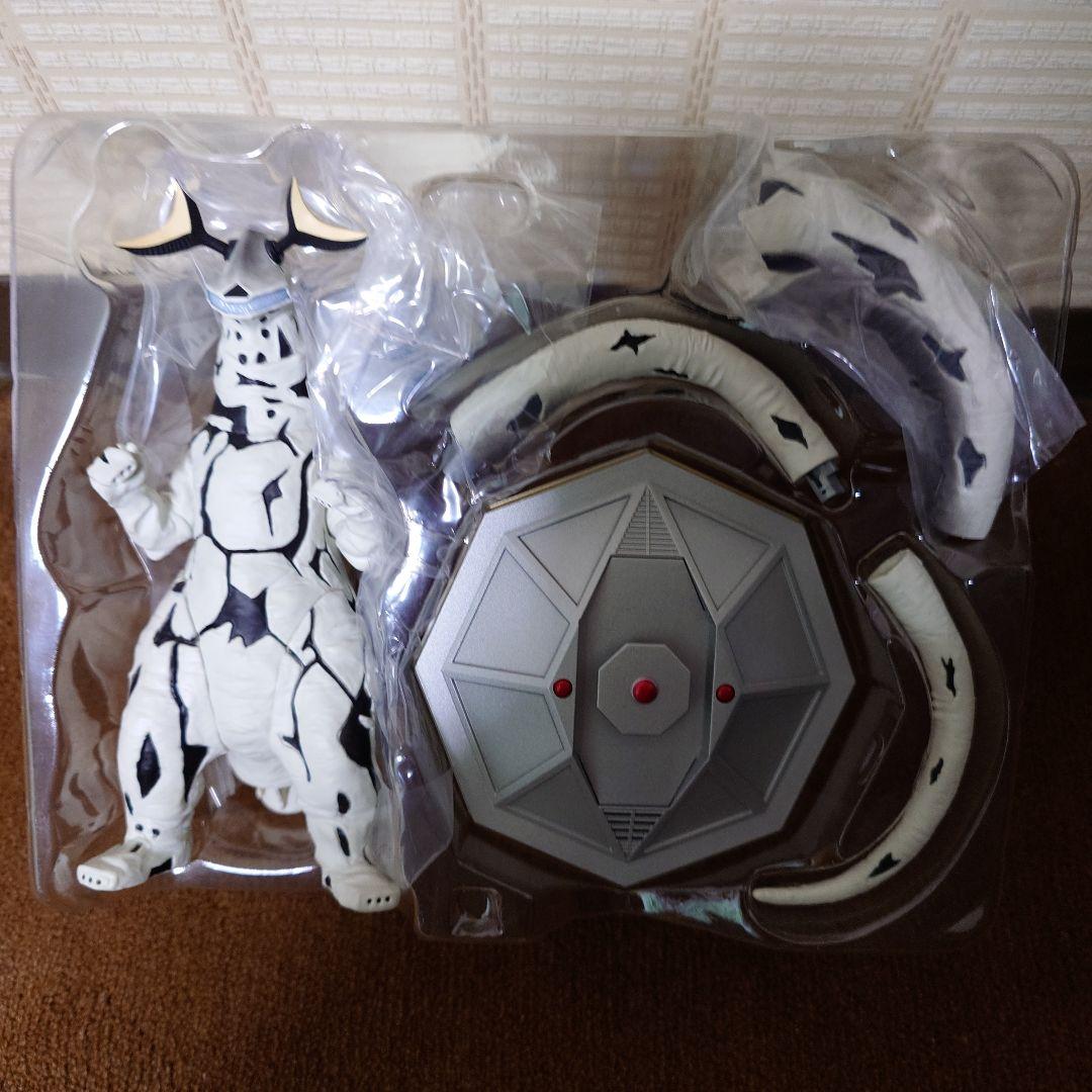究極アルティメットルミナス　エレキング＋宇宙船（ピット星人）