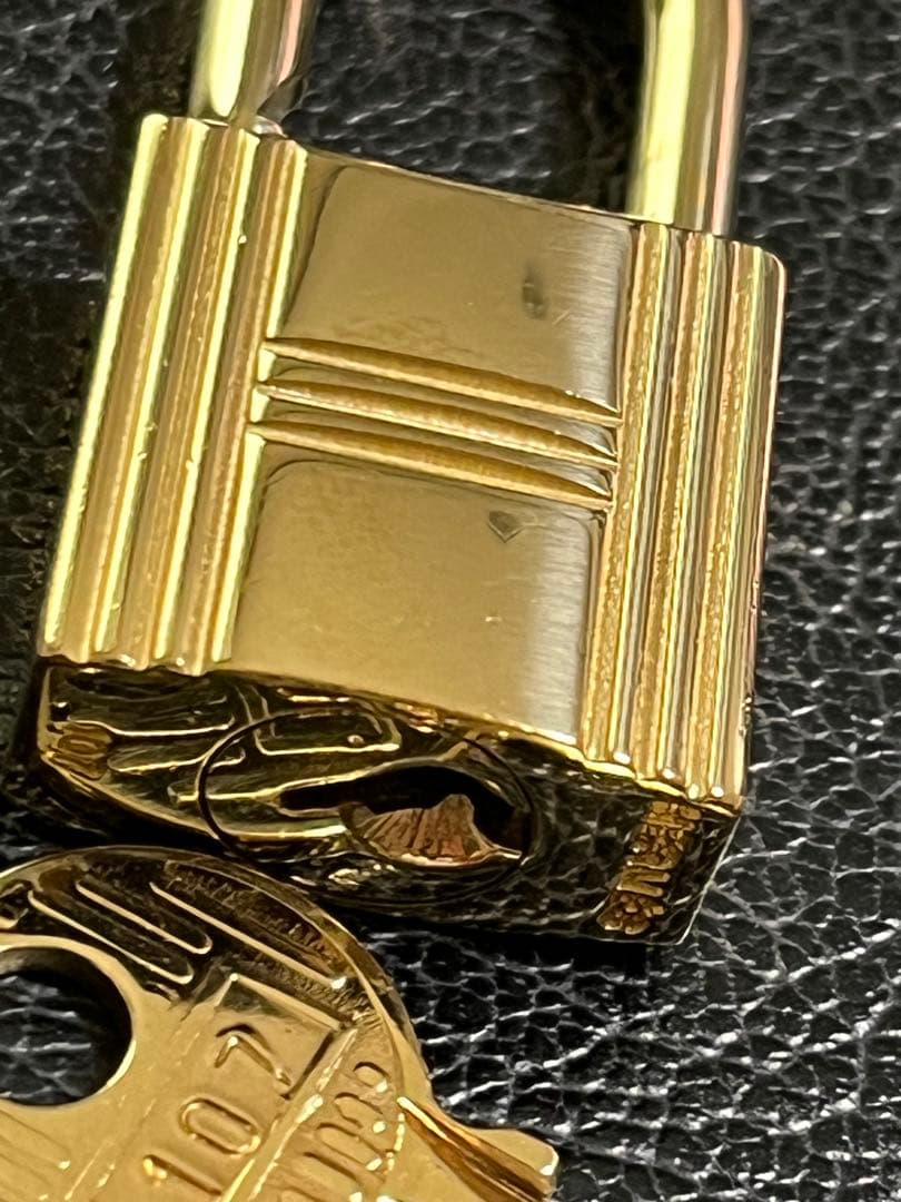 HERMES エルメス ゴールド　カデナ 南京錠　鍵　107 鍵1本付