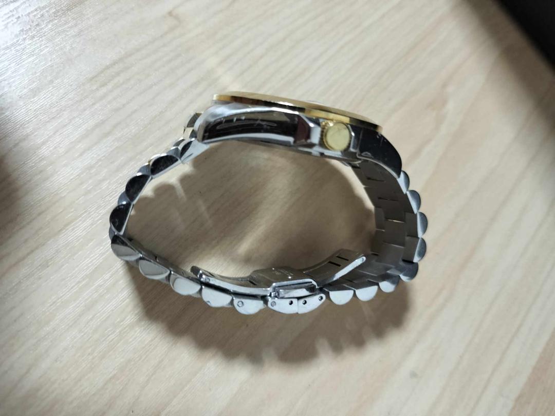美品　稼働品　TECHNOS テクノス デイデイト ステンレススチール 時計