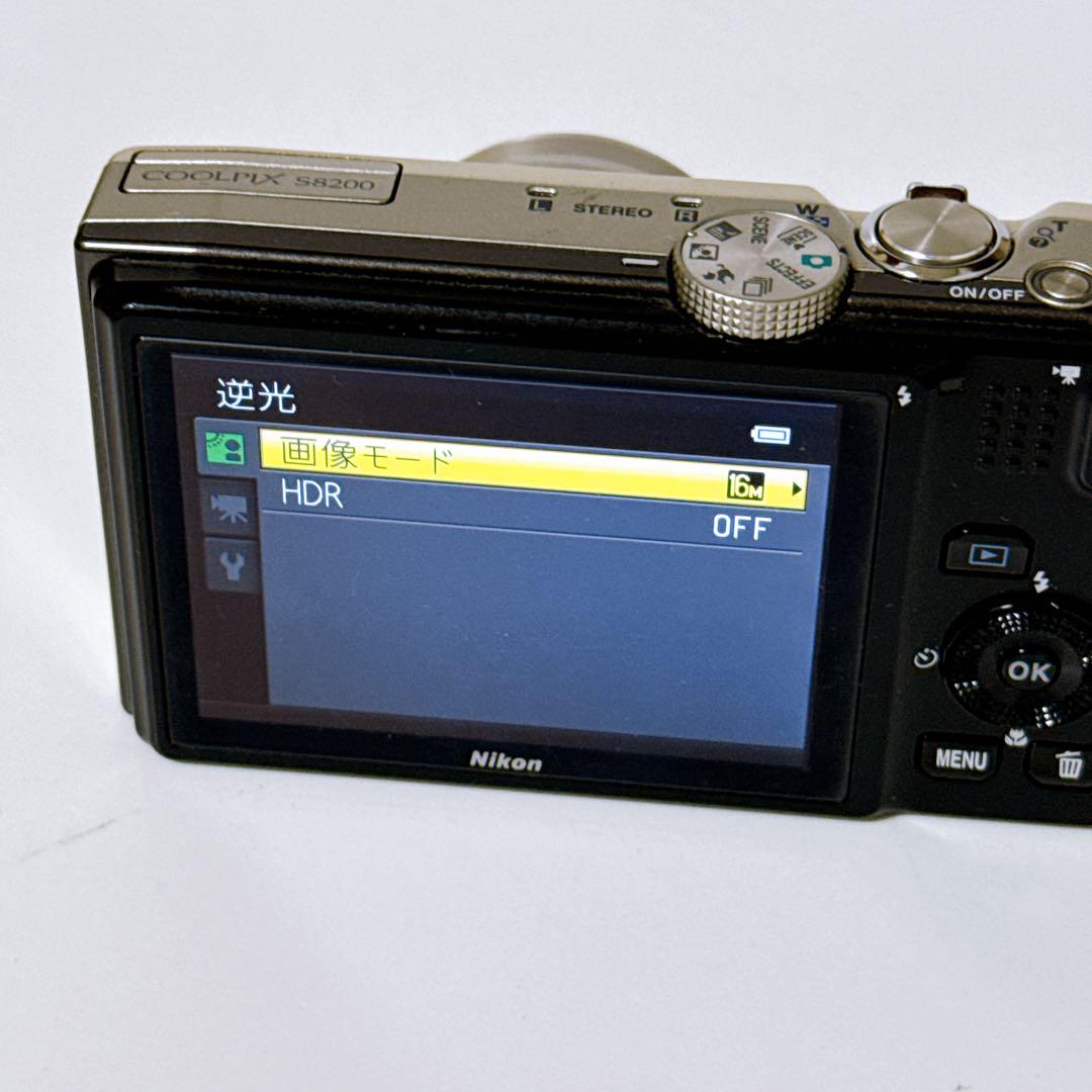 美品 Nikon デジタルカメラ COOLPIX S8200 プラチナシルバー