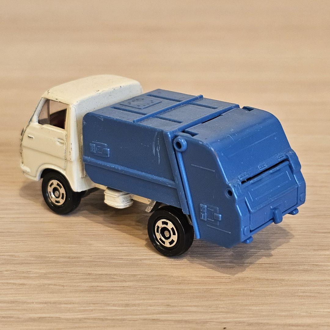 トミカ】No.36 いすゞ エルフ 清掃車 日本製 - メルカリ